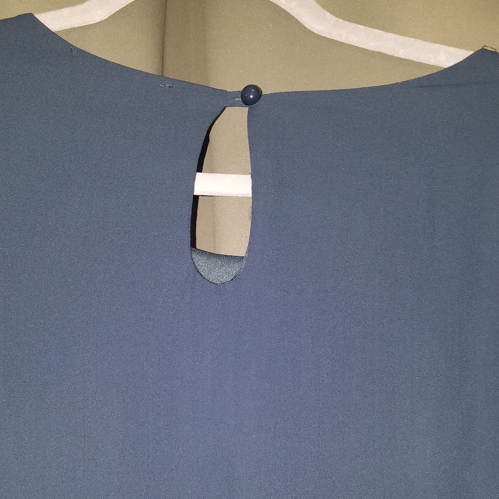 Navy dress. - Picture 4 of 6